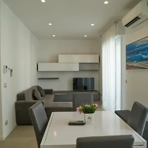 appartamenti-adria-a-100-m-dal-mare-con-wifi-e-parcheggio.emilia-romagnahotels.net/
